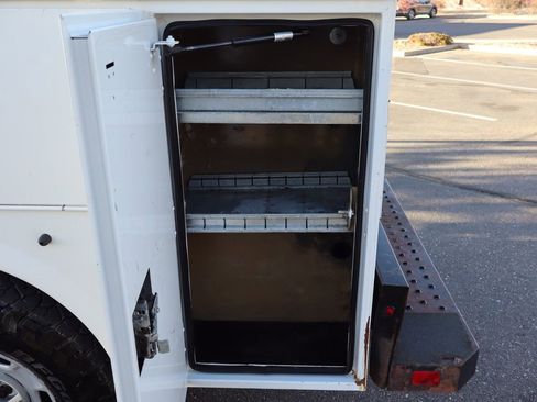 Used 2015 GMC Sierra 2500 4x4 Crew Cab w/ Sierra Convenience Package image 17