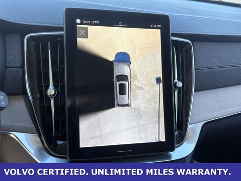 Certified 2025 Volvo XC90 B6 Plus image 22