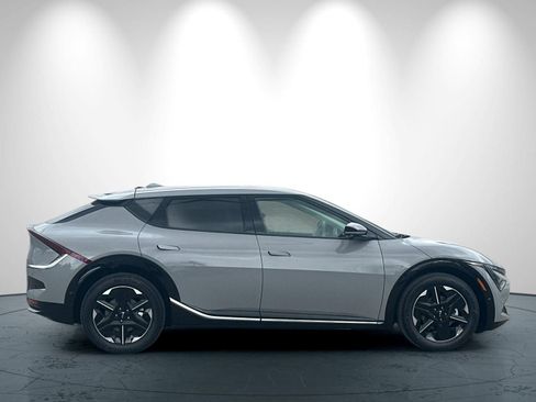 New 2025 Kia EV6 Wind image 3