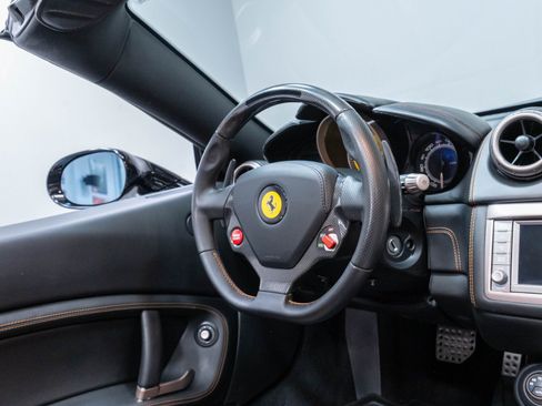 Used 2013 Ferrari 458 Spider RWD image 31