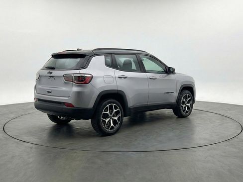 Used 2025 Jeep Compass Limited AWD/4WD image 9