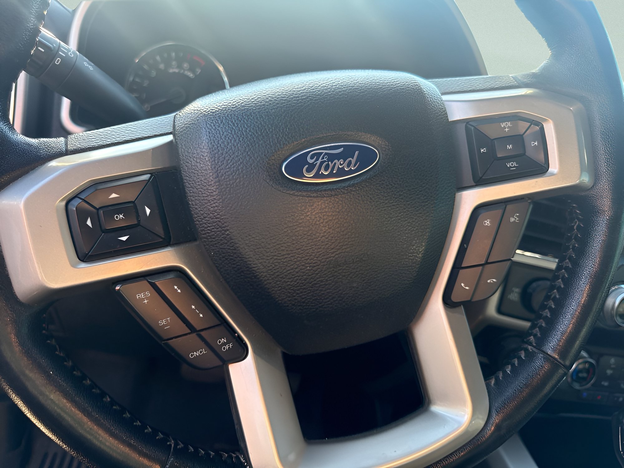 Used 2020 Ford F150 Lariat w/ Equipment Group 502A Luxury AWD/4WD image 21