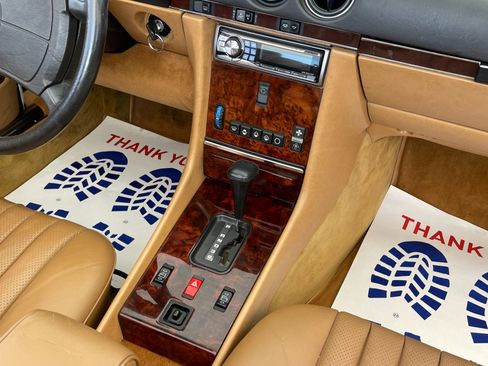 Used 1986 Mercedes-Benz 560 SL image 28
