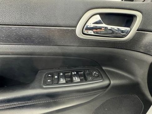 Used 2018 Jeep Grand Cherokee Laredo AWD/4WD image 19