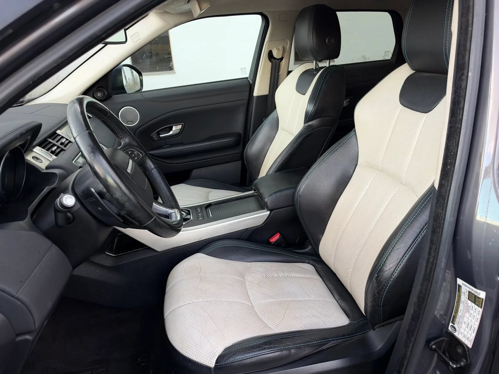 Used 2016 Land Rover Range Rover Evoque SE AWD/4WD image 10