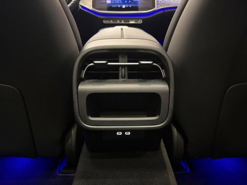 Used 2025 Mercedes-Benz E 350 Sedan w/ Winter Package image 18