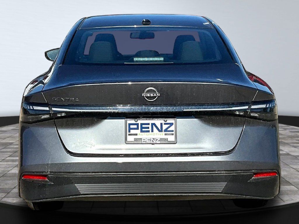 Used 2026 Nissan Sentra SV w/ SV Convenience Package FWD image 4