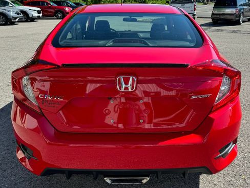 Used 2019 Honda Civic Sport image 6
