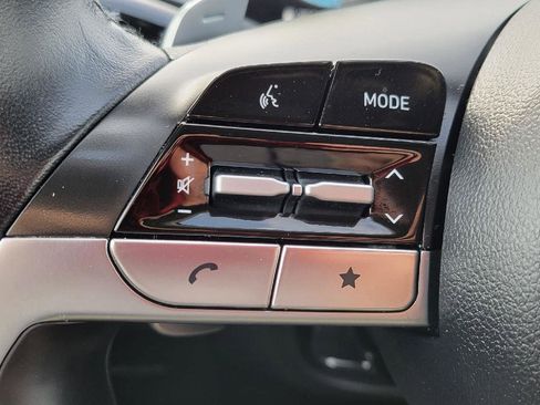 Used 2022 Hyundai Tucson Limited image 16