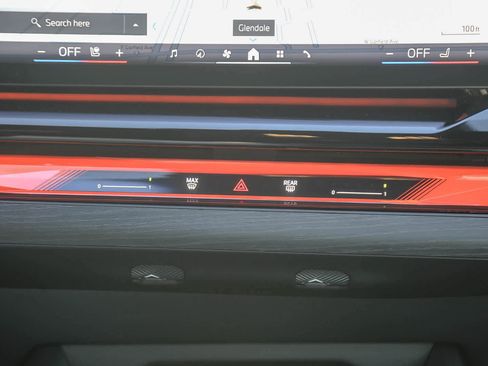 Used 2025 BMW i5 eDrive40i w/ Premium Package image 10