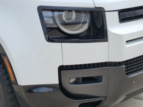 Used 2026 Land Rover Defender 110 X-Dynamic SE AWD/4WD image 8