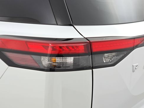 New 2025 Nissan Pathfinder SL image 35