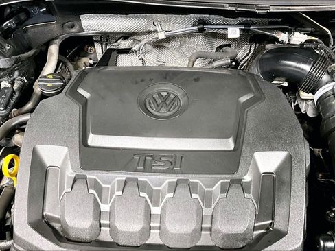 Used 2021 Volkswagen Tiguan SE w/ Panoramic Sunroof Package image 31