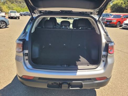 Used 2021 Jeep Compass Latitude AWD/4WD image 8