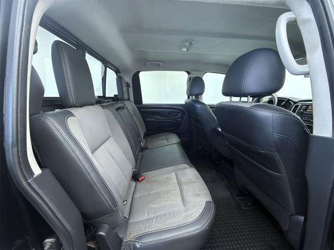 Used 2017 Nissan Titan S image 36