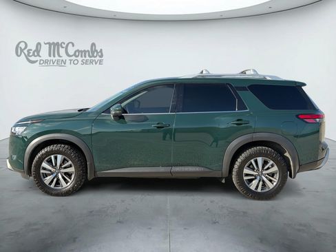 Used 2024 Nissan Pathfinder SL w/ Black Appearance Package FWD image 8