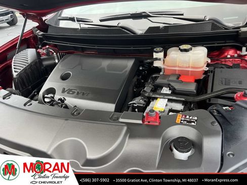 Used 2023 Chevrolet Traverse LT FWD image 12