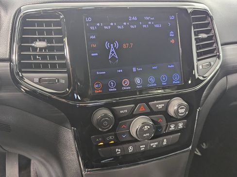 Used 2019 Jeep Grand Cherokee Altitude RWD image 20