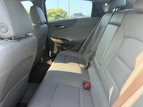 Used 2018 Chevrolet Malibu Premier FWD image 6