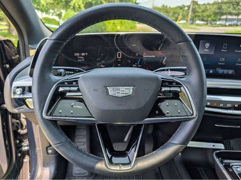 Used 2024 Cadillac Lyriq Luxury AWD/4WD image 22