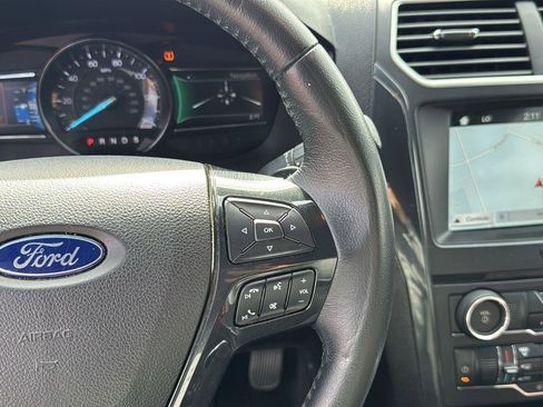 Used 2017 Ford Explorer XLT w/ Equipment Group 201A image 14