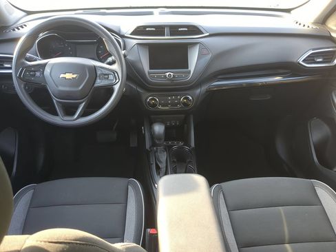 Used 2022 Chevrolet TrailBlazer LT FWD image 21