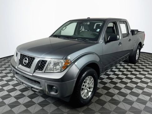 Used 2017 Nissan Frontier SV RWD image 4