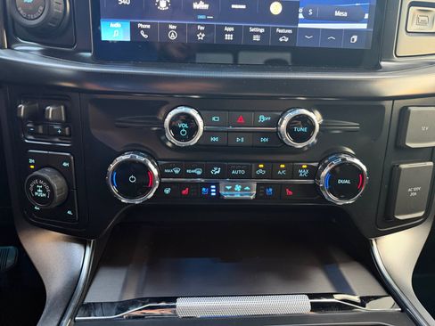 Used 2025 Ford F150 Platinum AWD/4WD image 23