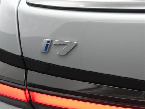 New 2026 BMW i7 eDrive50 w/ M Sport Package image 25