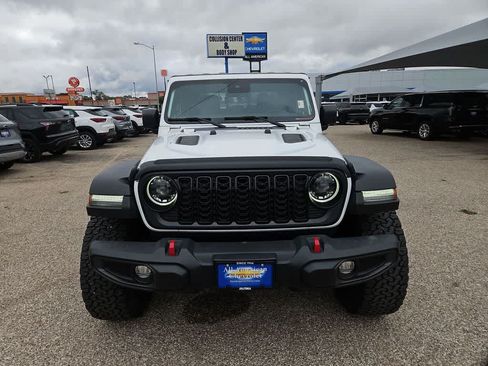 Used 2024 Jeep Gladiator Rubicon AWD/4WD image 3