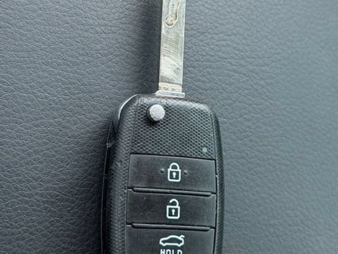 Used 2017 Kia Optima LX FWD image 27