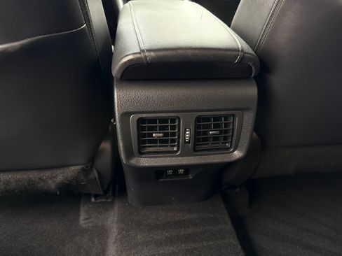 Used 2021 Toyota Venza XLE AWD/4WD image 39