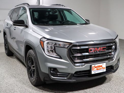 Used 2023 GMC Terrain AT4 image 5