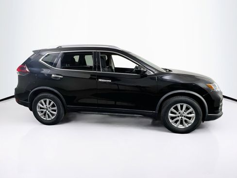 Used 2019 Nissan Rogue SV image 4