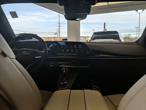 Used 2023 Cadillac Escalade ESV Sport w/ Touring Package image 20