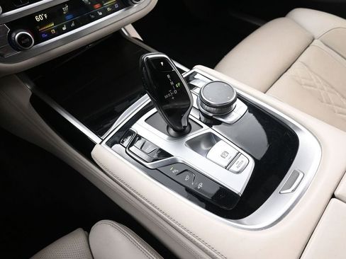 Used 2022 BMW 740i w/ M Sport Package RWD image 53