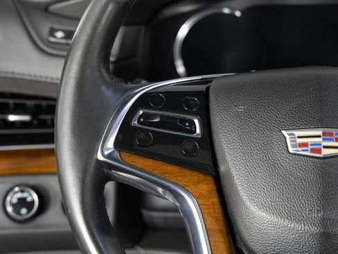 Used 2016 Cadillac Escalade Luxury image 33