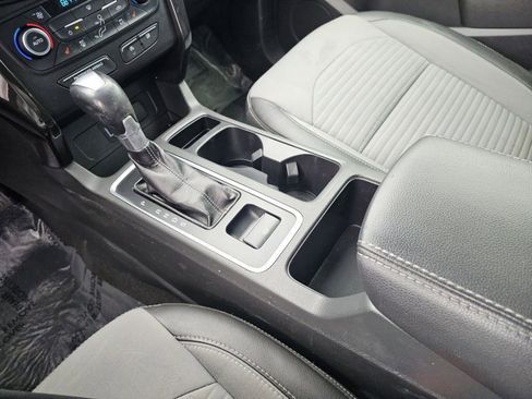 Used 2018 Ford Escape SE w/ SE Sport Appearance Package AWD/4WD image 32