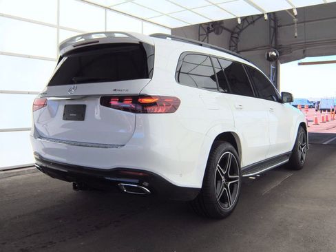 Used 2025 Mercedes-Benz GLS 450 4MATIC image 4