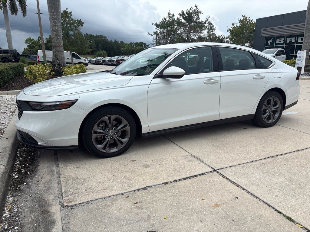 Used 2024 Honda Accord EX image 2