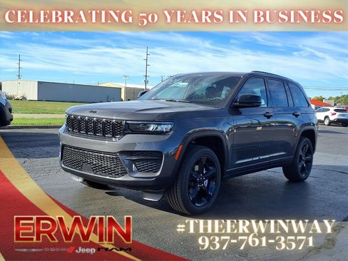 New 2025 Jeep Grand Cherokee Altitude w/ Trailer Tow Package image 9