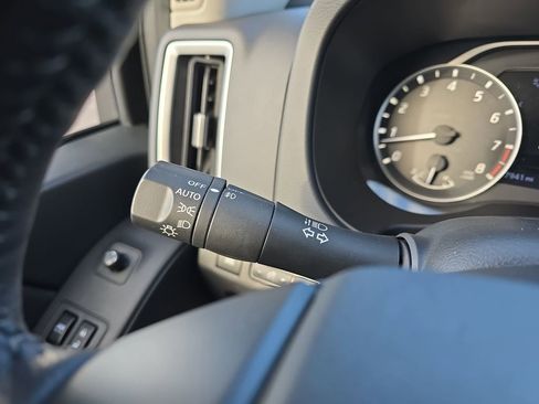 Used 2025 Nissan Frontier SV w/ SV Convenience Package image 28