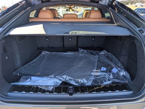 New 2026 BMW X6 xDrive40i w/ Executive Package image 18