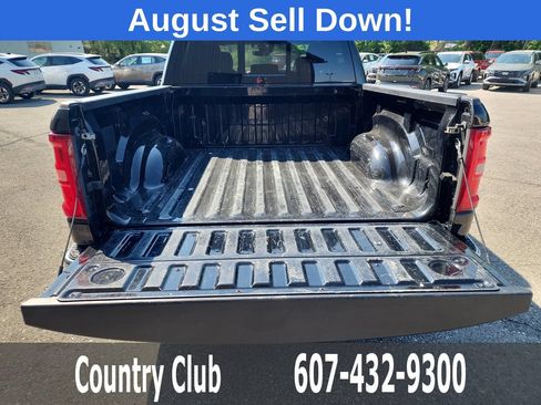 Used 2025 RAM 1500 Laramie AWD/4WD image 26