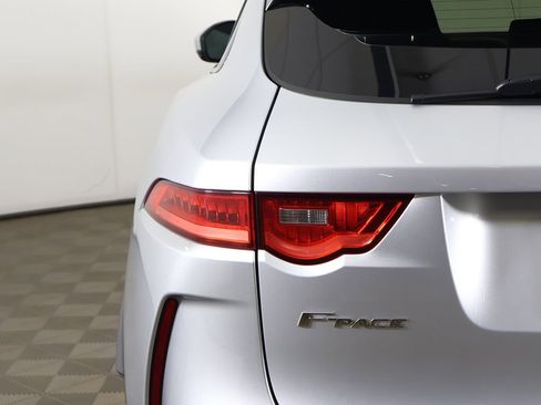 Used 2020 Jaguar F-PACE SVR image 18