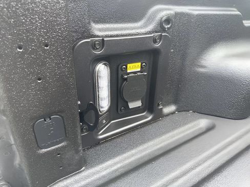 Used 2022 Ford Maverick XLT w/ XLT Luxury Package FWD image 11