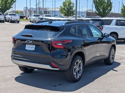 New 2025 Chevrolet Trax LT w/ Driver Confidence Package image 5
