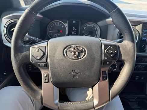 Used 2018 Toyota Tacoma Limited AWD/4WD image 27