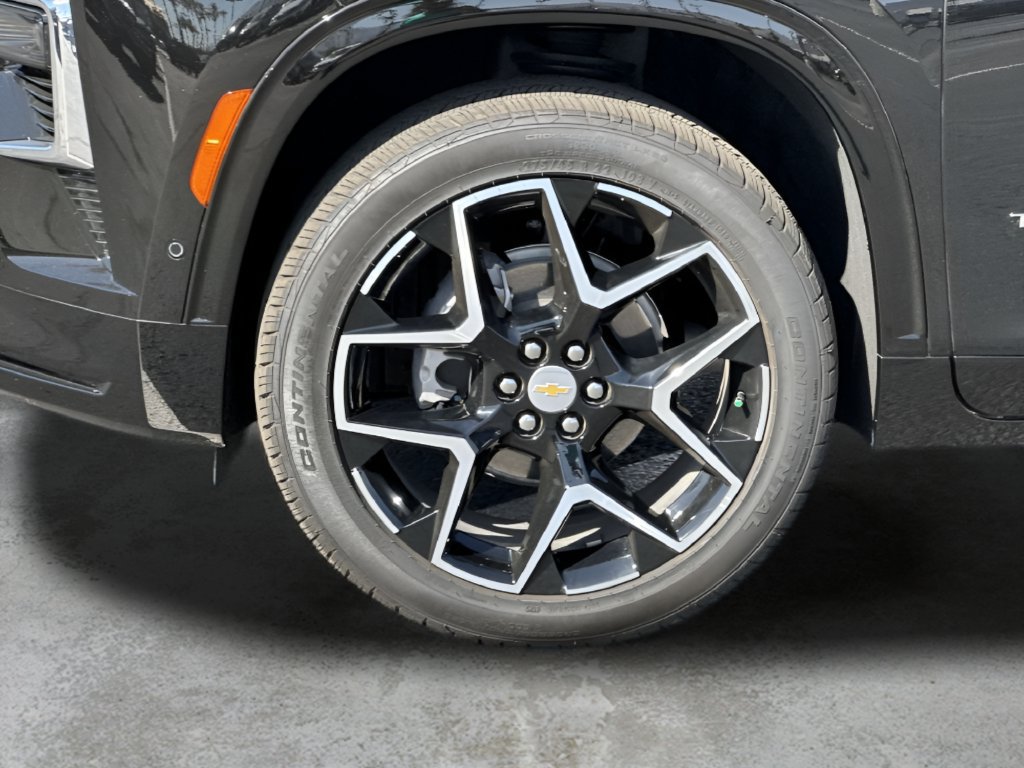 Used 2026 Chevrolet Traverse High Country FWD image 33