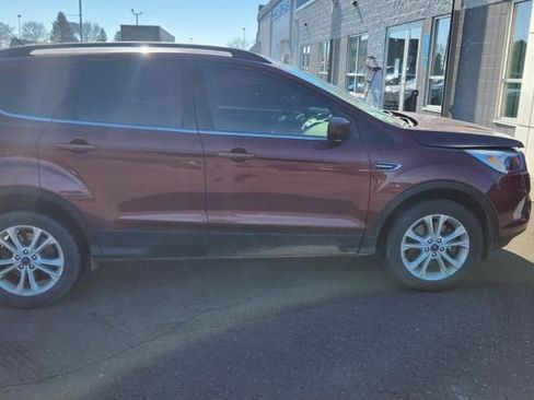 Used 2018 Ford Escape SE image 3